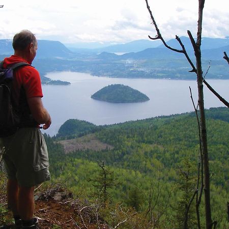 Hilltop Inn - Salmon Arm Ngoại thất bức ảnh