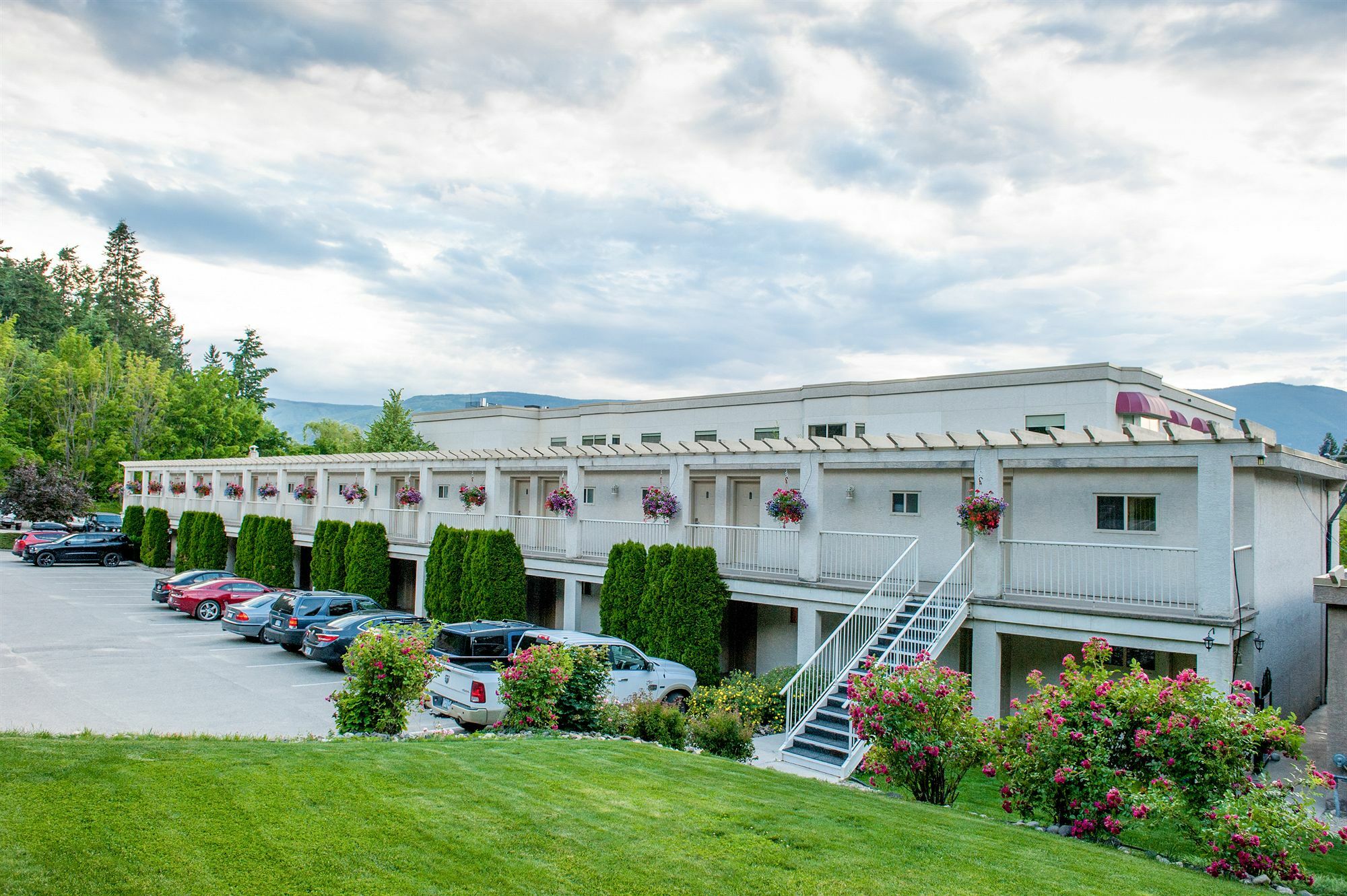 Hilltop Inn - Salmon Arm Ngoại thất bức ảnh