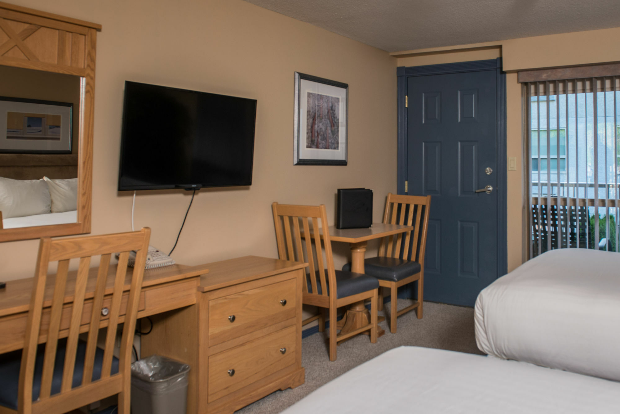 Hilltop Inn - Salmon Arm Ngoại thất bức ảnh