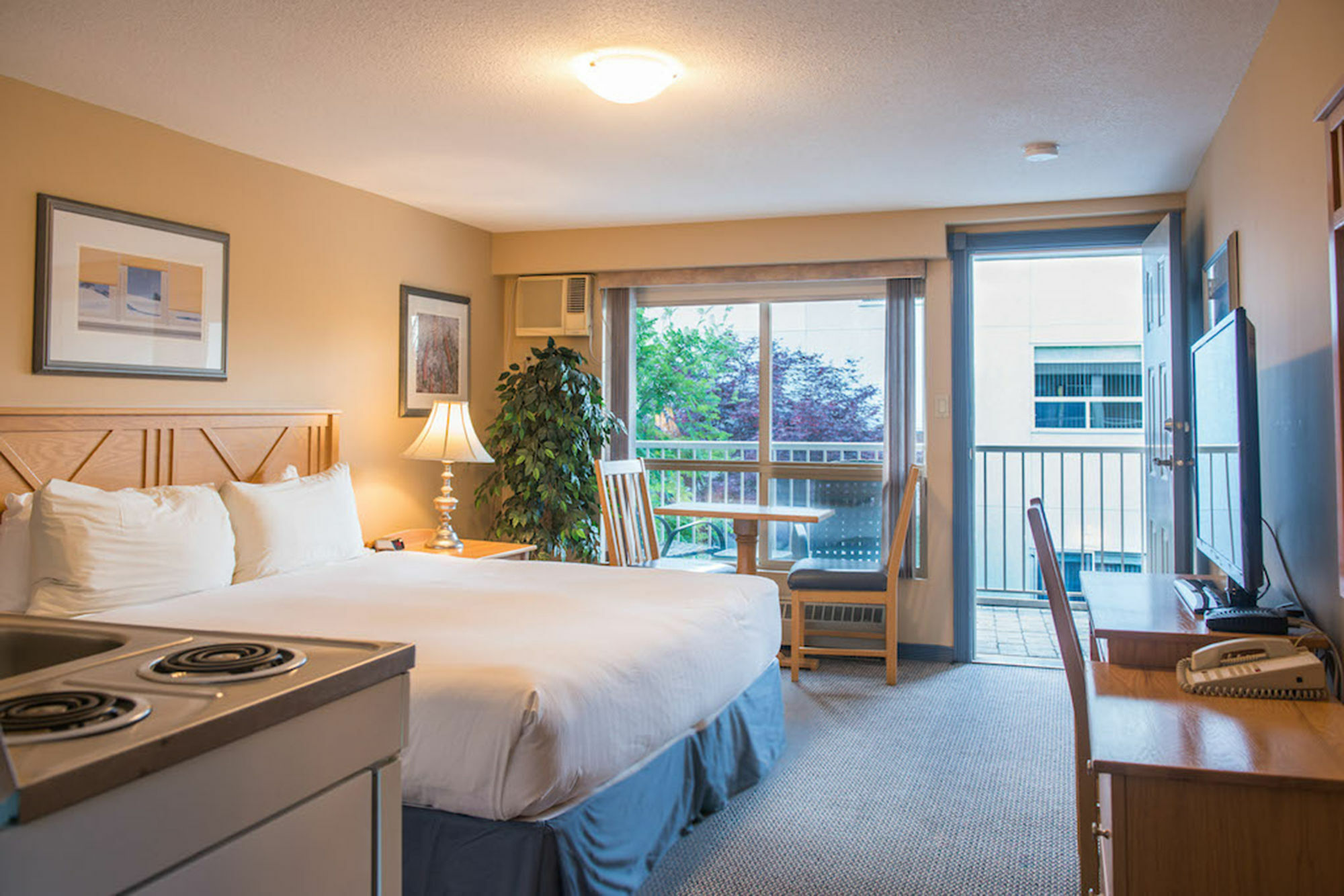 Hilltop Inn - Salmon Arm Ngoại thất bức ảnh
