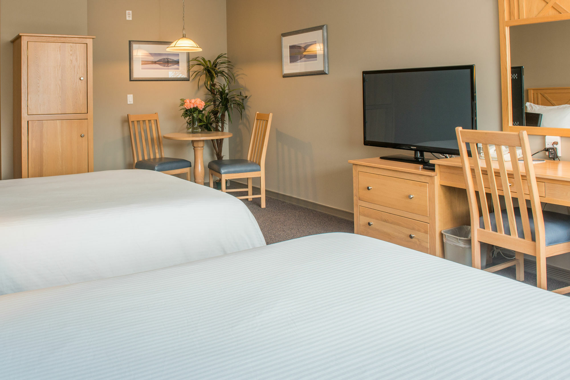 Hilltop Inn - Salmon Arm Ngoại thất bức ảnh
