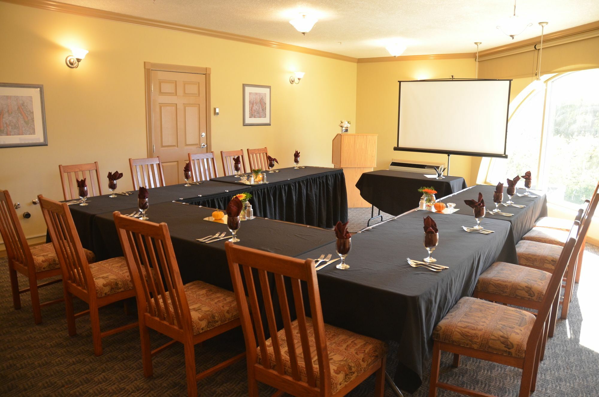 Hilltop Inn - Salmon Arm Ngoại thất bức ảnh