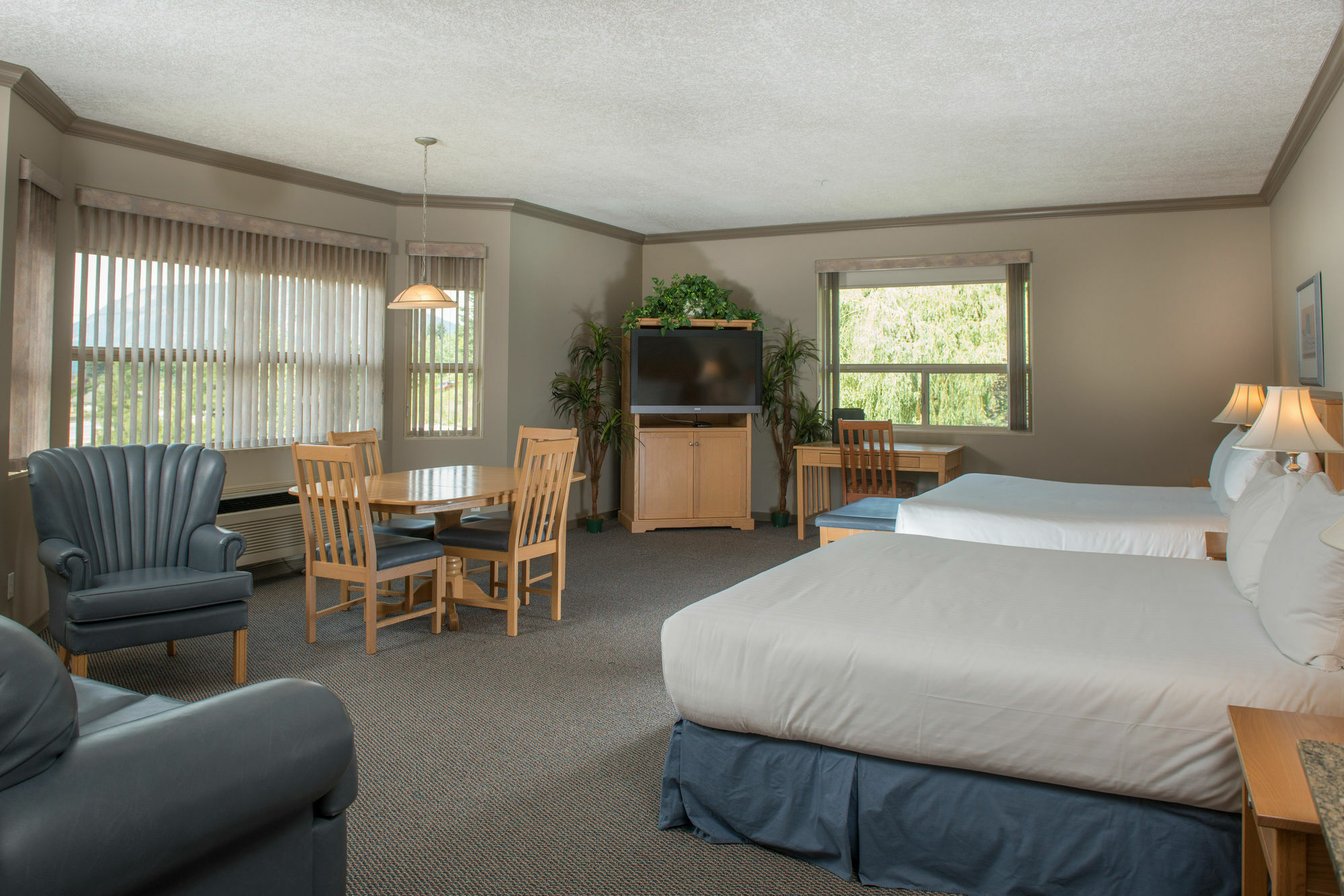 Hilltop Inn - Salmon Arm Ngoại thất bức ảnh