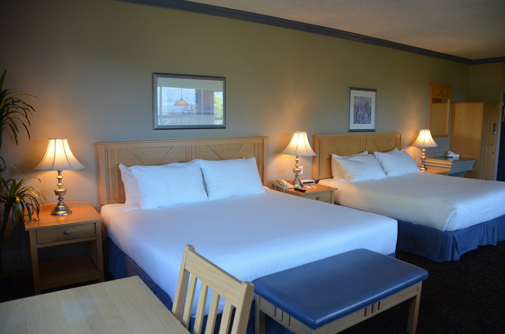 Hilltop Inn - Salmon Arm Ngoại thất bức ảnh
