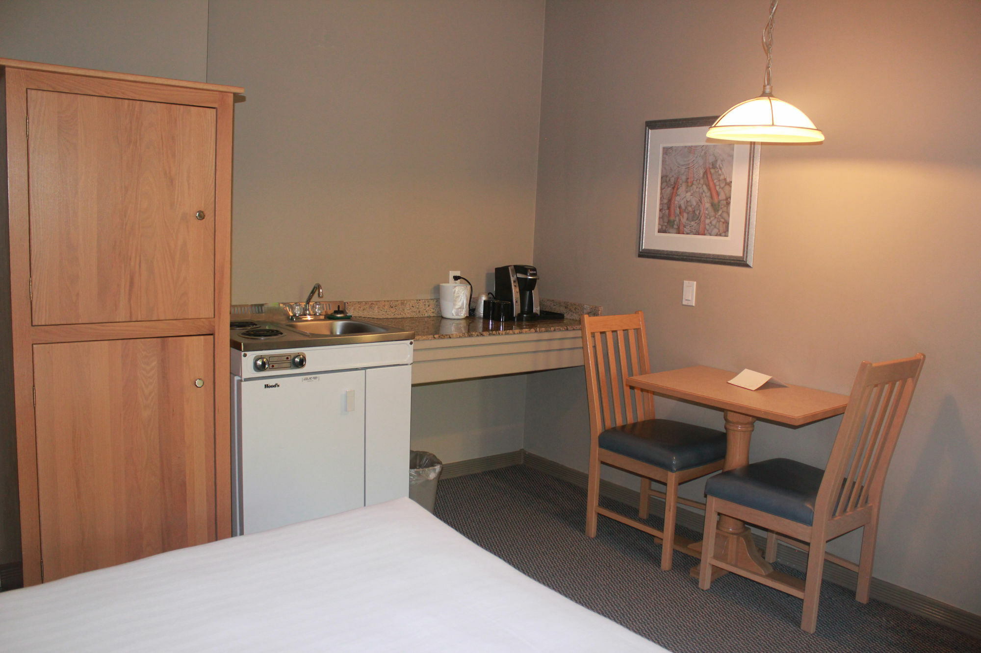 Hilltop Inn - Salmon Arm Ngoại thất bức ảnh