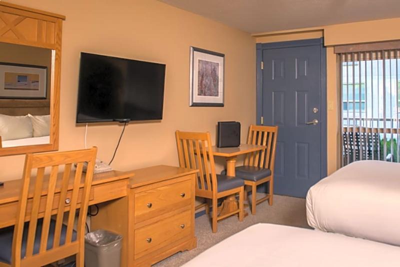 Hilltop Inn - Salmon Arm Ngoại thất bức ảnh